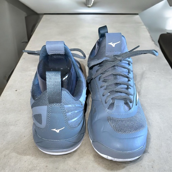 Mizuno Women's Wave Luminous Volleyball Shoes - Picture 15 of 16